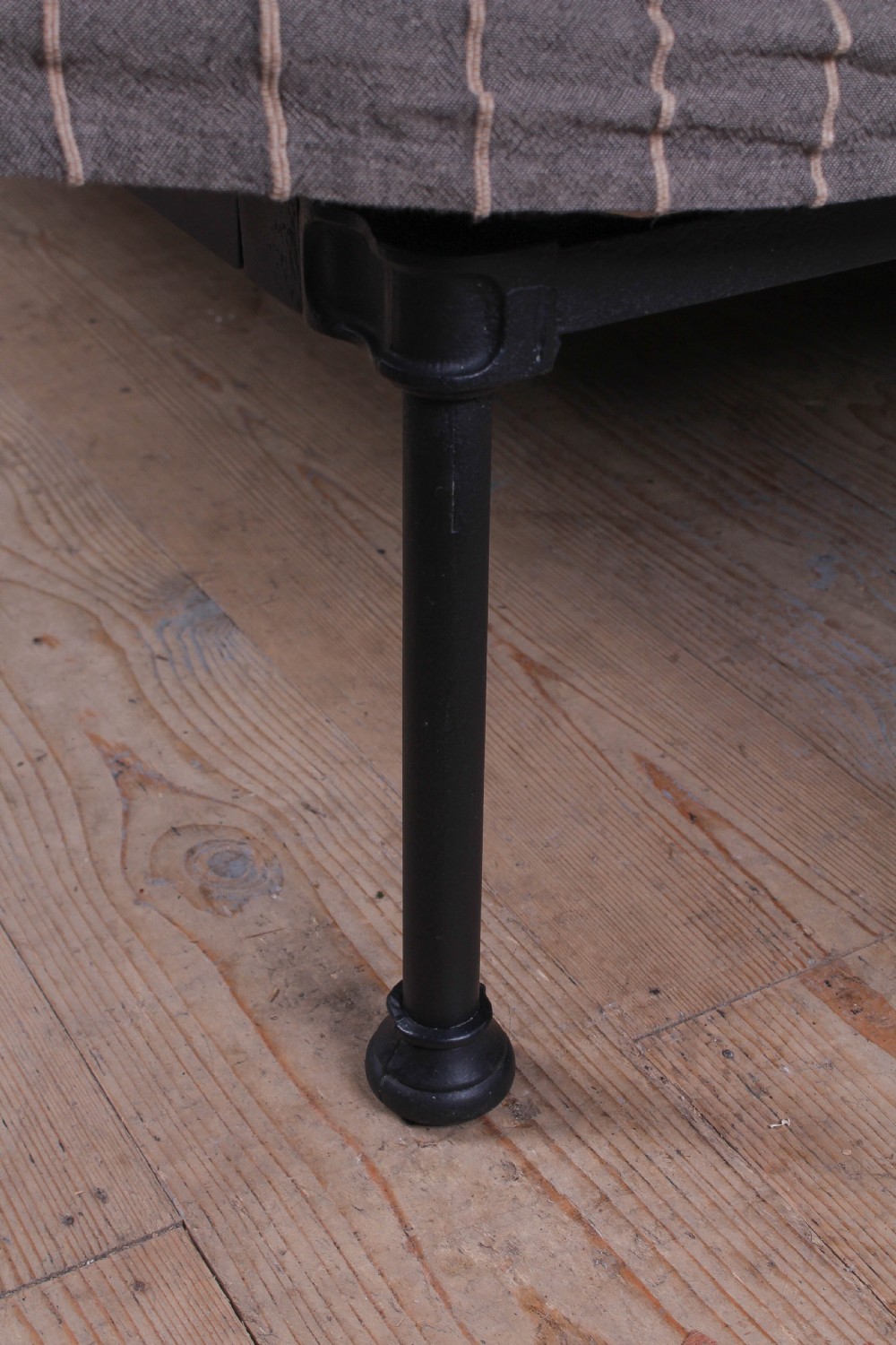 Classic Victorian no end black king size bed View V