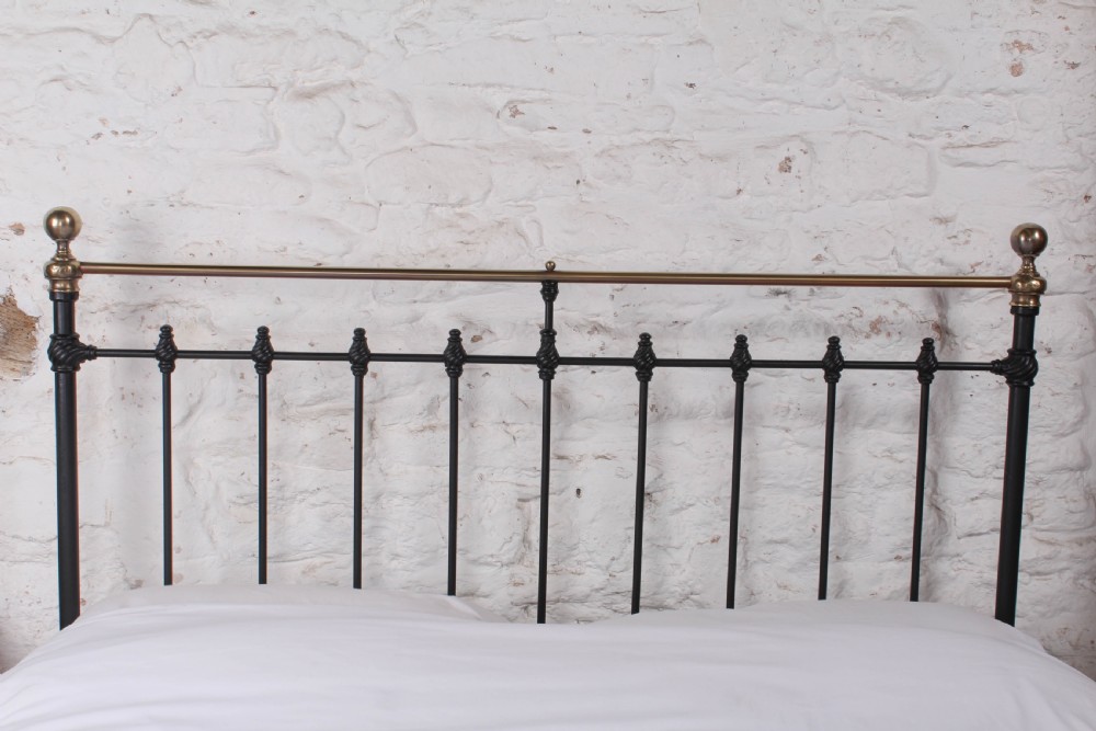 Traditional classic Victorian king size brass and iron  View II