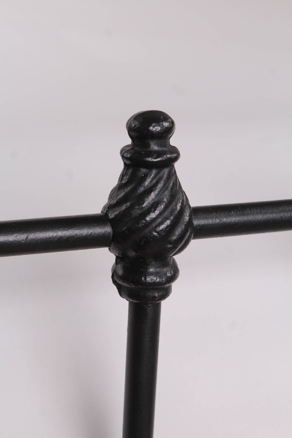 Traditional classic Victorian king size brass and iron  View IV