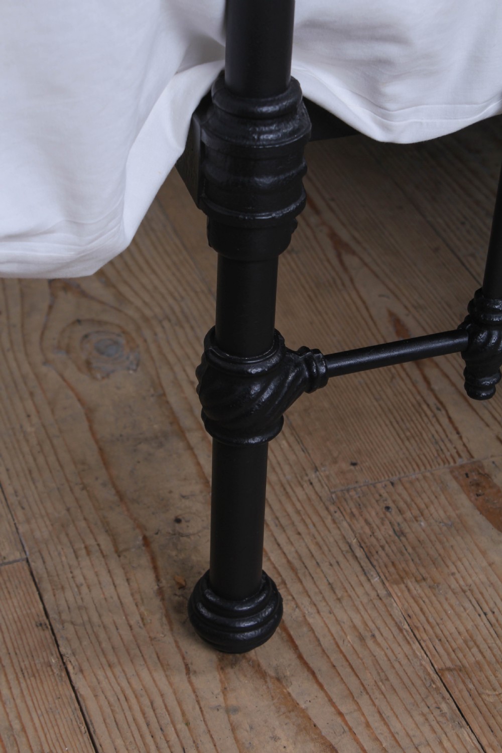 Traditional classic Victorian king size brass and iron  View VI