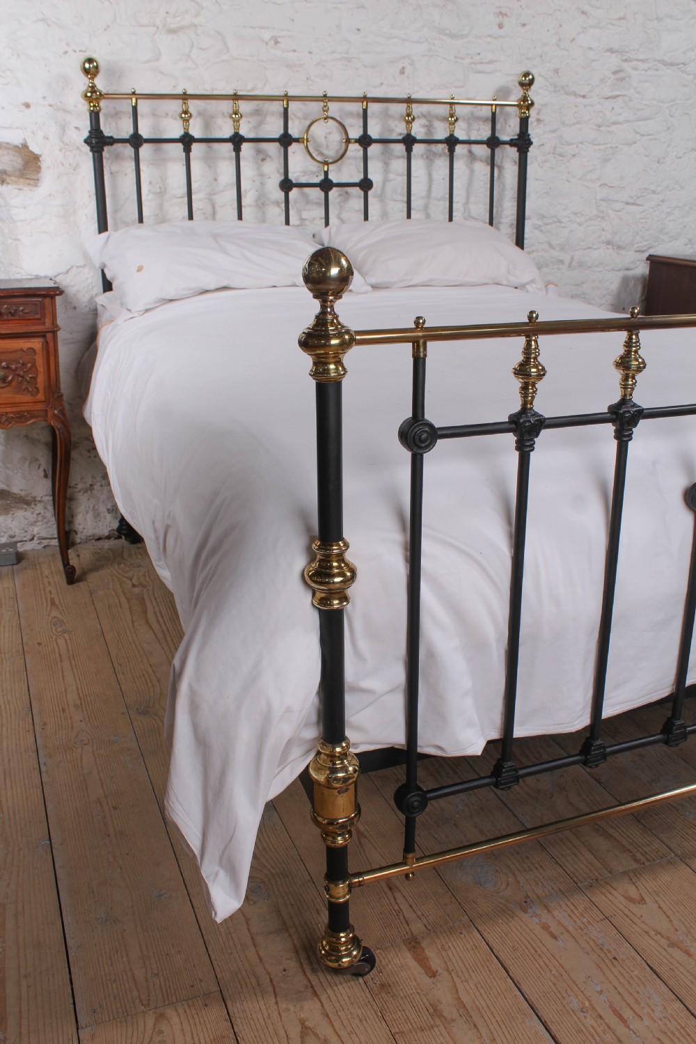 Fabulous classic Victorian black and brass king size bed View VII