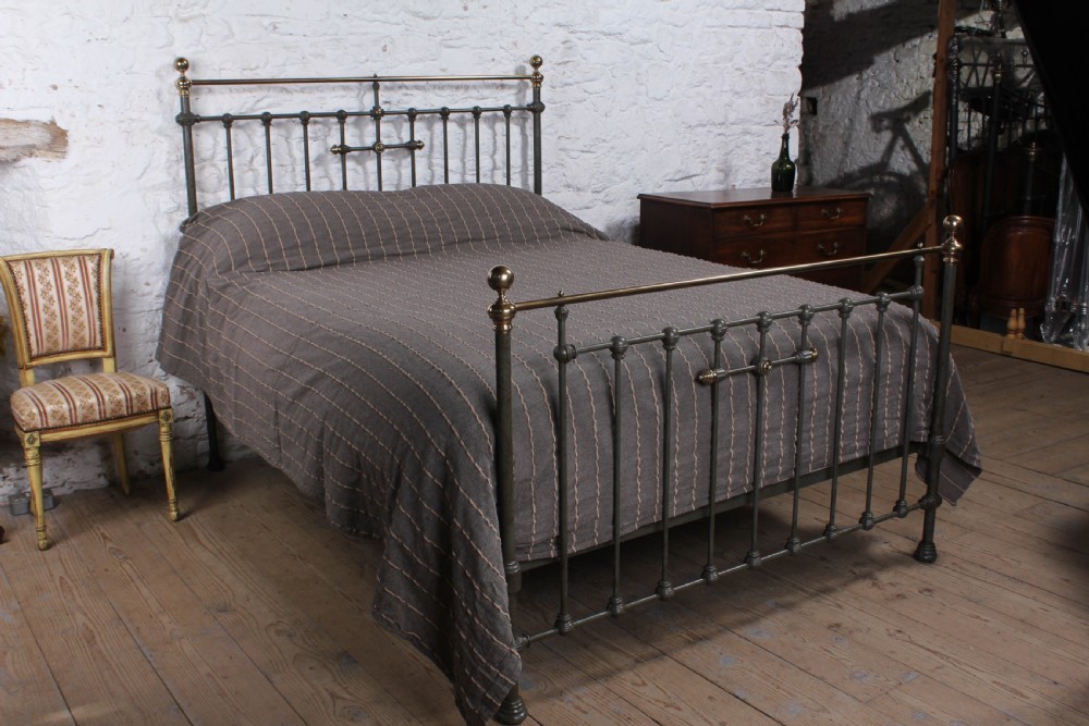 Finished in lovely green king size Victorian bed View II