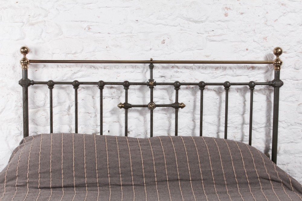 Finished in lovely green king size Victorian bed View IV