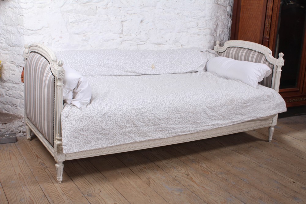 Lovely newly upholstered painted French single day bed