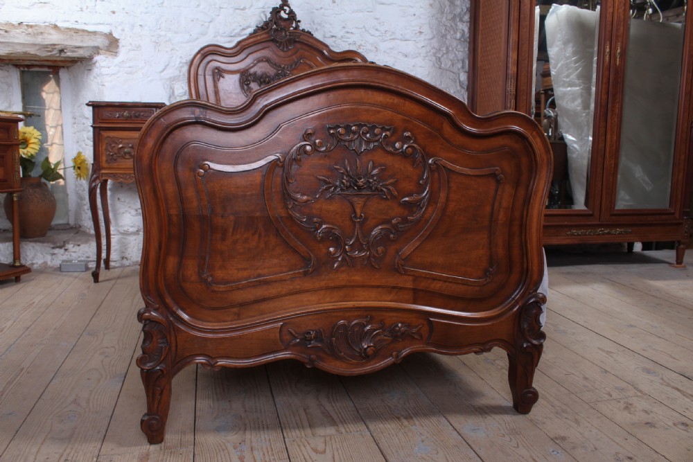 Fabulous quality Louis XV style walnut single bed View II