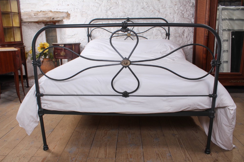 Charming iron cottage style double bed View II