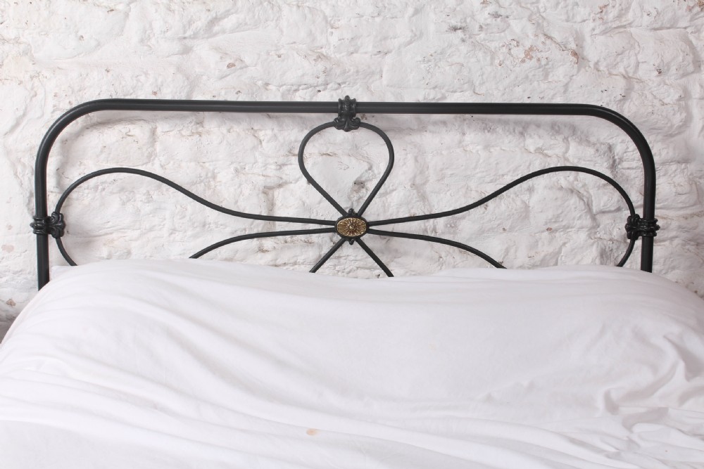 Charming iron cottage style double bed View IV