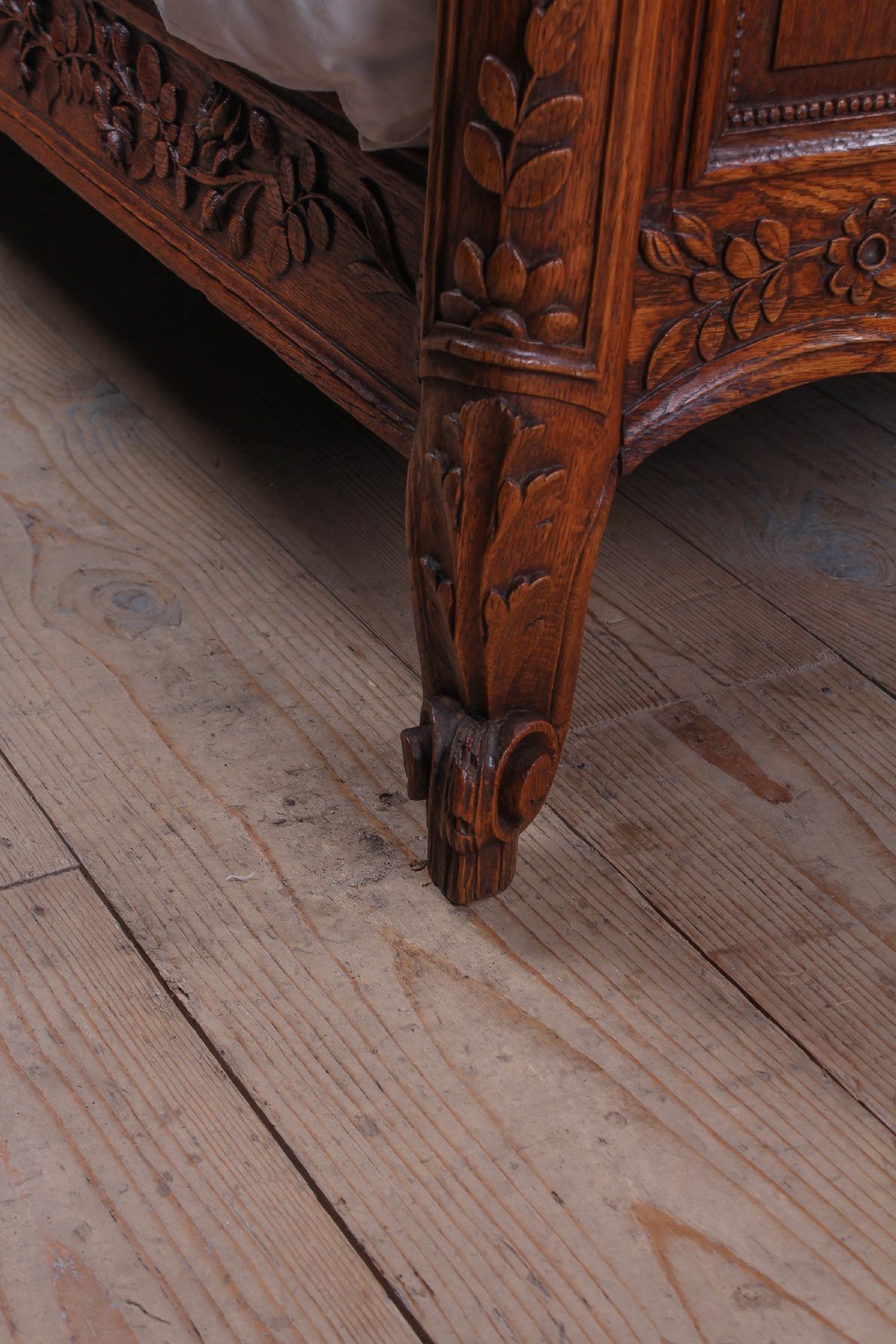 Fabulously carved oak king size French marriage bed View XI