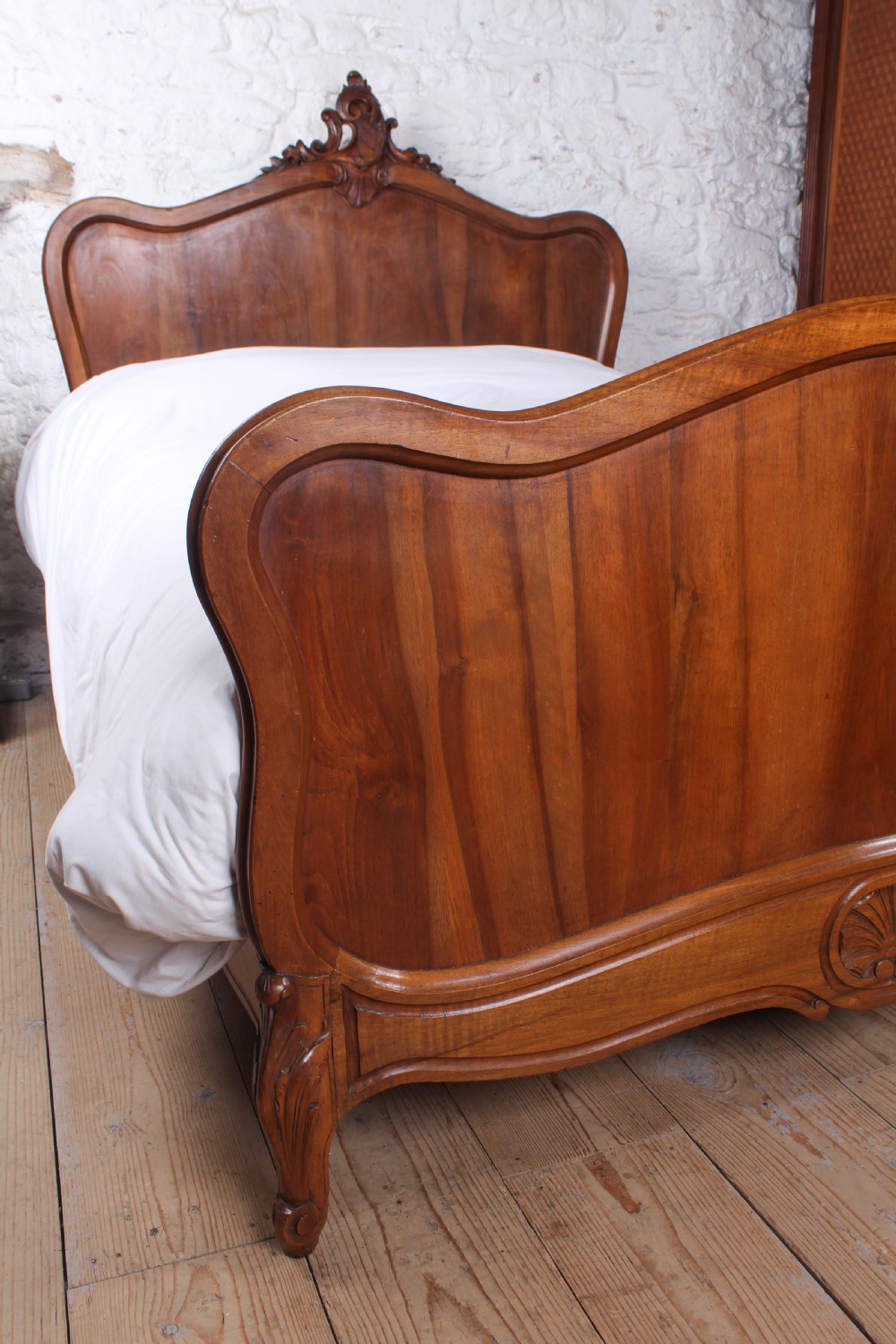 Exquisite Louis XV style sild walnut double bed View VII