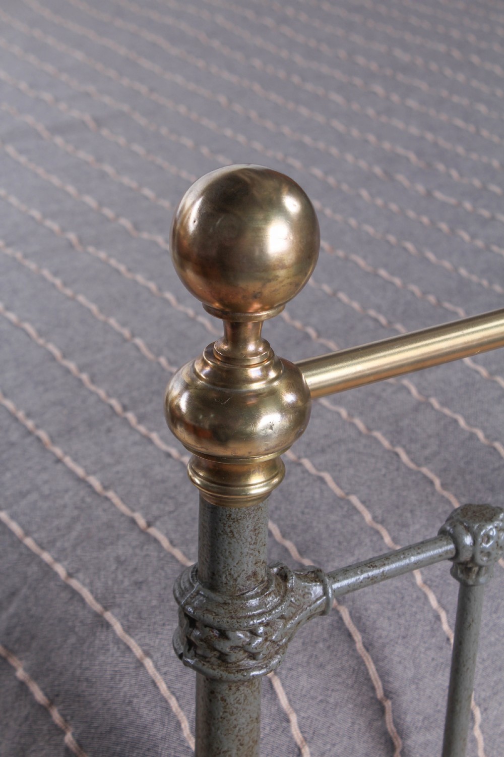 Timelessly elegant classic Victorian king size bed View II