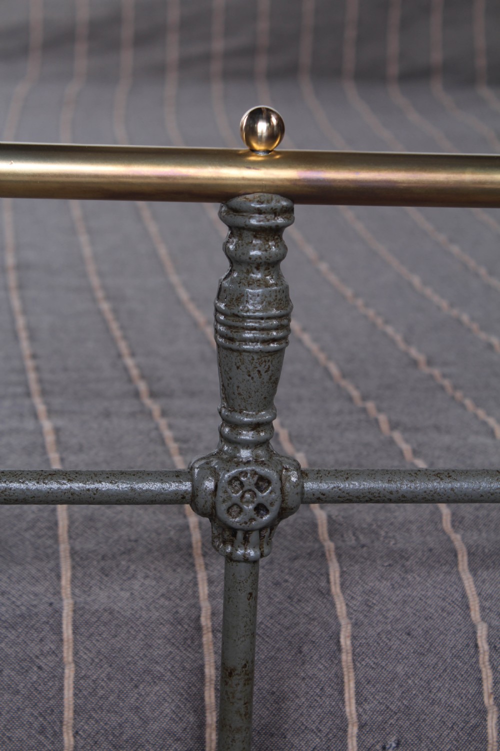 Timelessly elegant classic Victorian king size bed View V