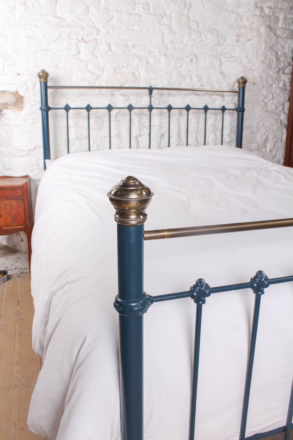 Unique classic Victorian Brass and Iron King Size Bed View VII