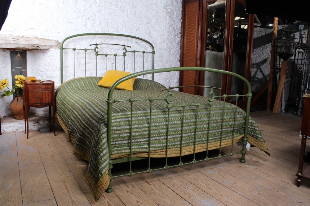 Pretty green iron French king size bed 