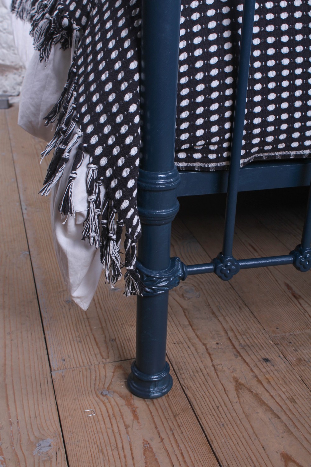 Captivating Victorian brass and iron king size  bed in Hague blue View III