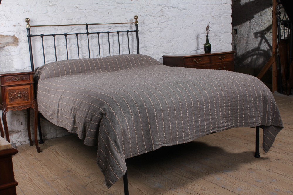 Classic Victorian No End Black King Size Bed View II