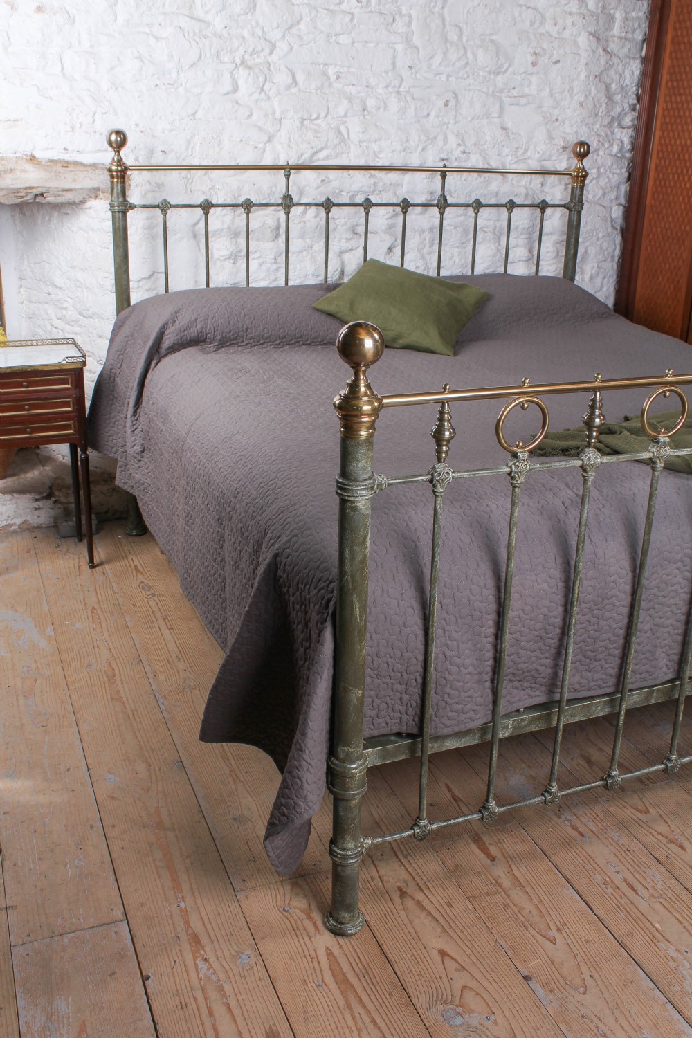Fabulous 6Ft Victorian green and brass super king size bed View II
