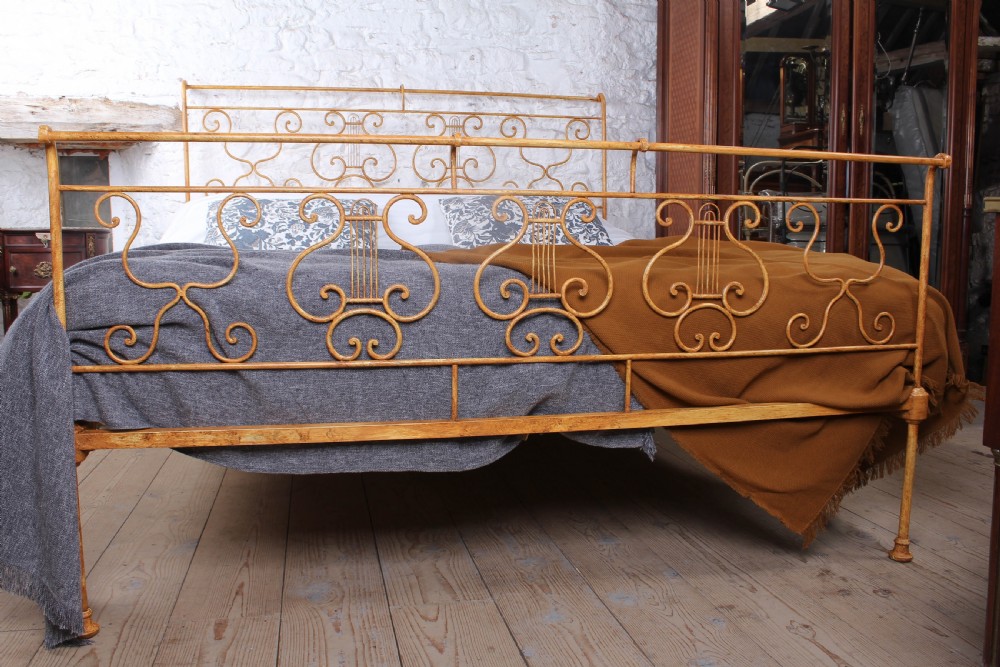 EXQUISITELY HAND CRAFTED 6 FT FORGED IRON SUPER KING SIZE BEDSTEAD View V