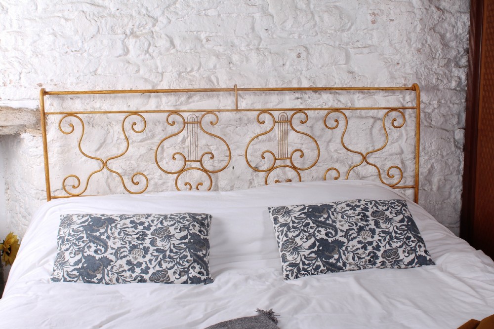 EXQUISITELY HAND CRAFTED 6 FT FORGED IRON SUPER KING SIZE BEDSTEAD View VII