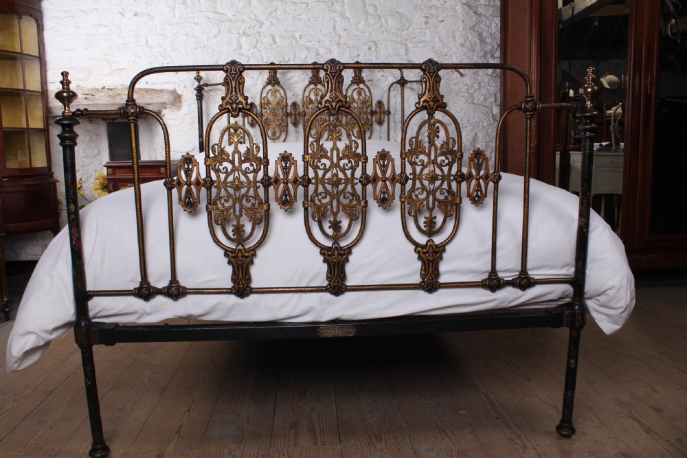 Magnificent original Winfield king size bed View IV