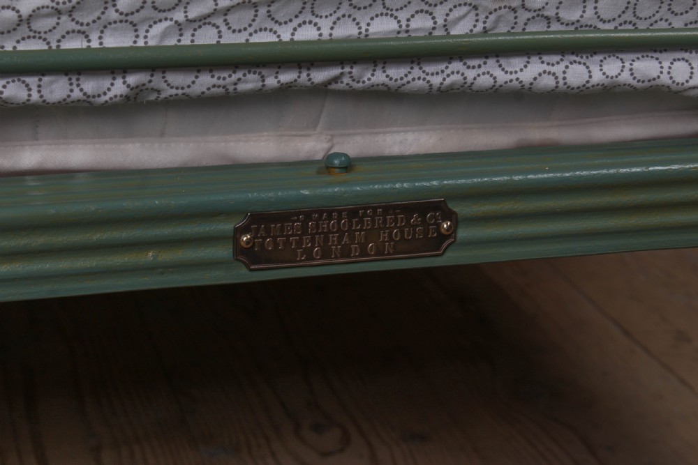 Very rare pretty single pair of beds by Scholbred View IV
