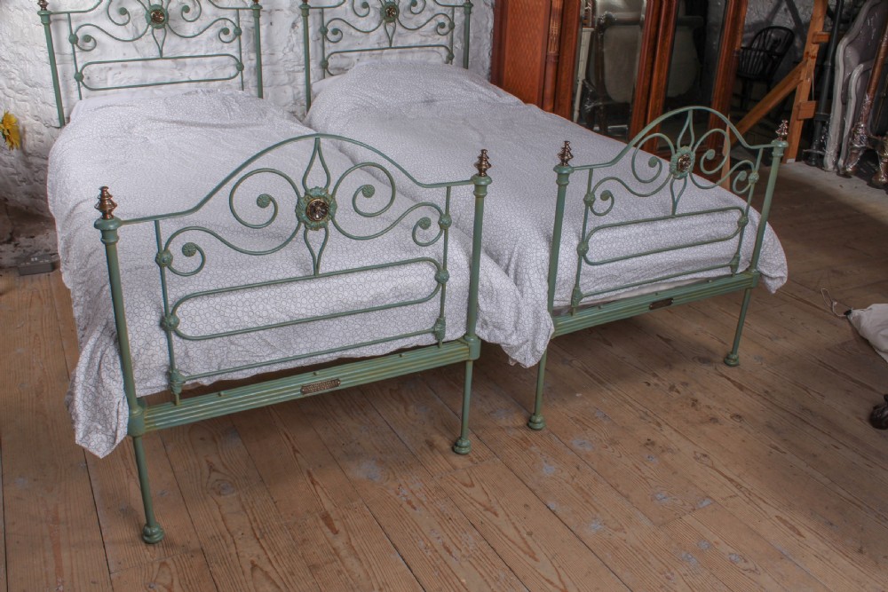 Very rare pretty single pair of beds by Scholbred View XI