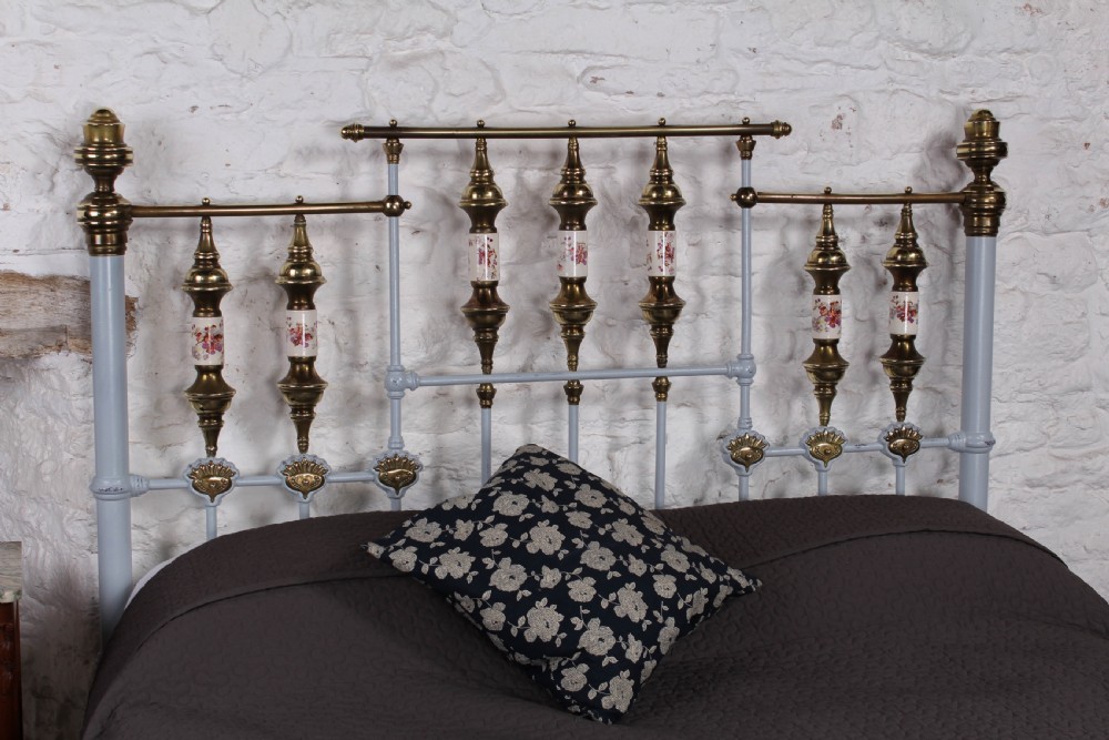 Spectacular Victorian brass and iron kingsize bed with porcelain details View VIII