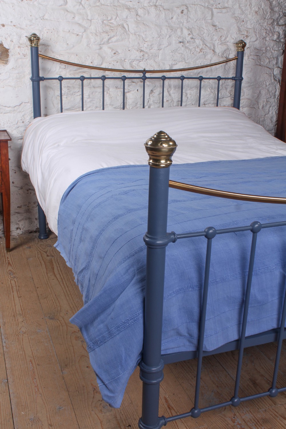 Attractive Edwardian King-Size Dip Rail Bed in Custom Paint Colour View II