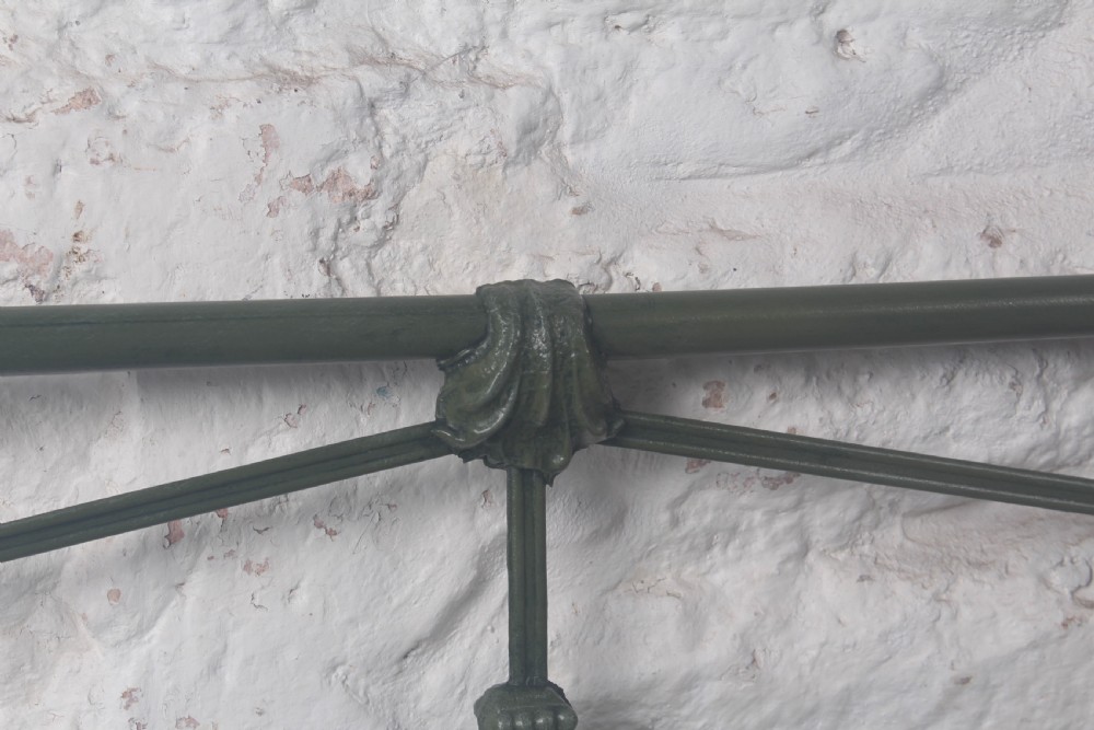 Lovely pair of idividual iron no end single green beds (can be joined)  View VI