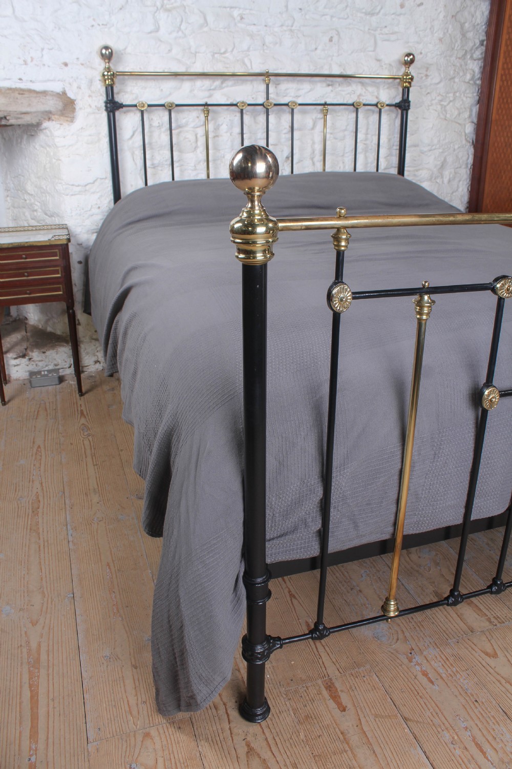 Fine Classic Victorian king Size Black and Brass Bed View IV