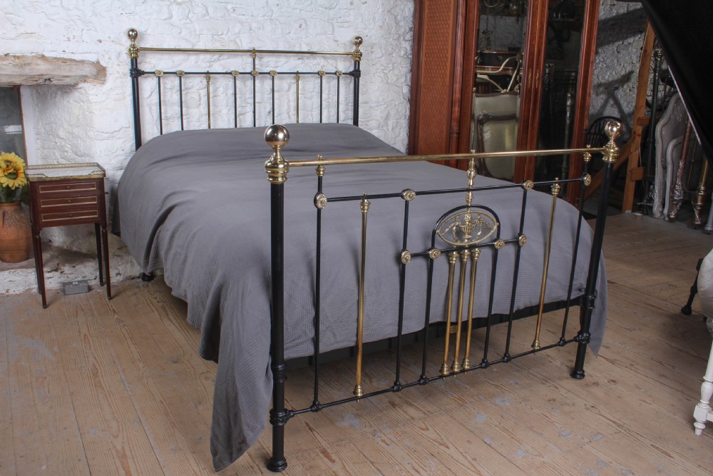Fine Classic Victorian king Size Black and Brass Bed View VIII