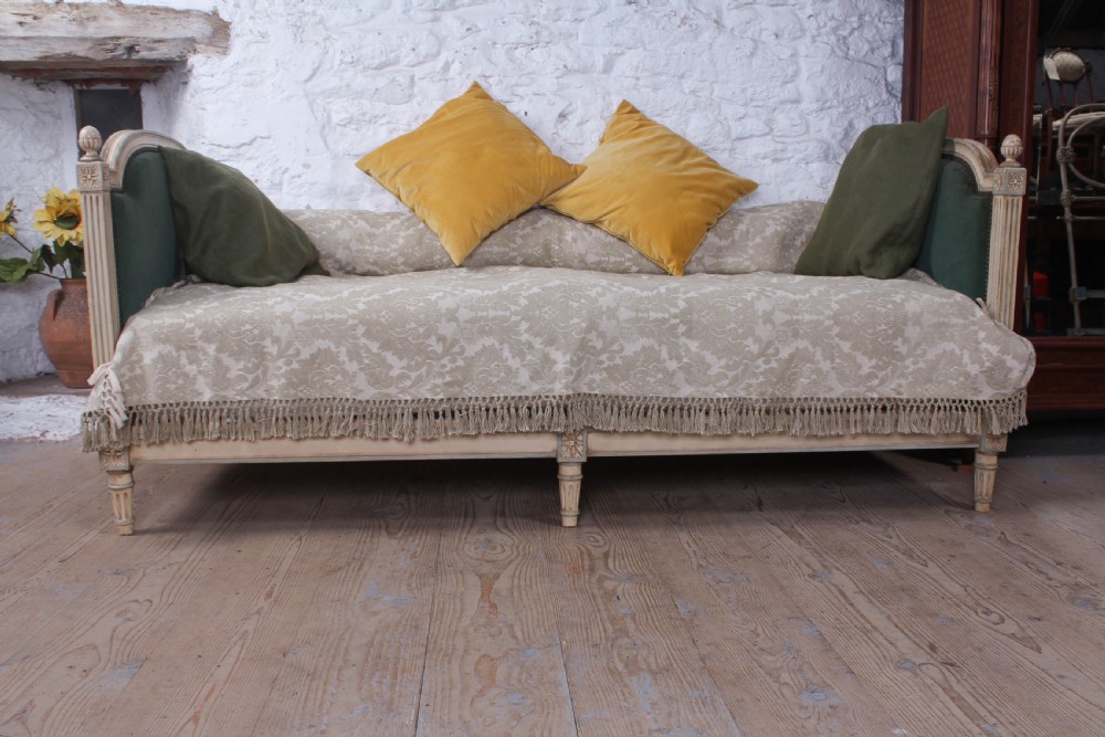 Lovely Empire Style Day Bed View III