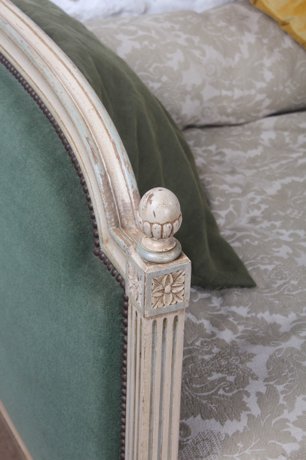 Lovely Empire Style Day Bed View IV