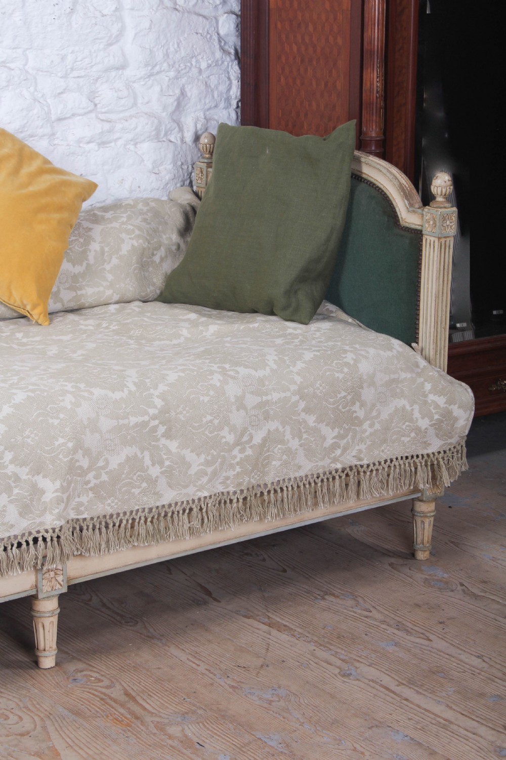 Lovely Empire Style Day Bed View VIII
