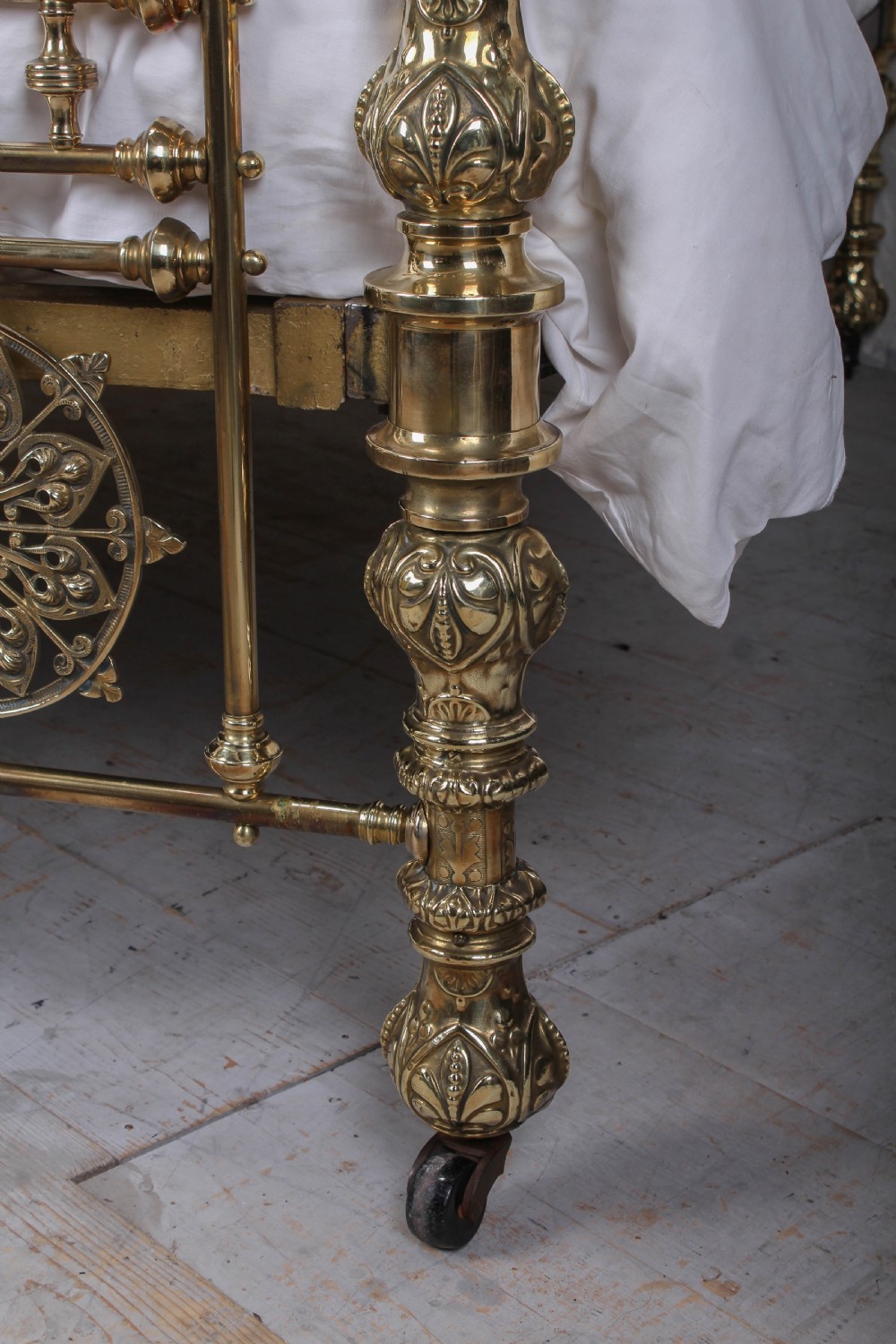 Spectacular Winfield four poster king size all brass bed  View V