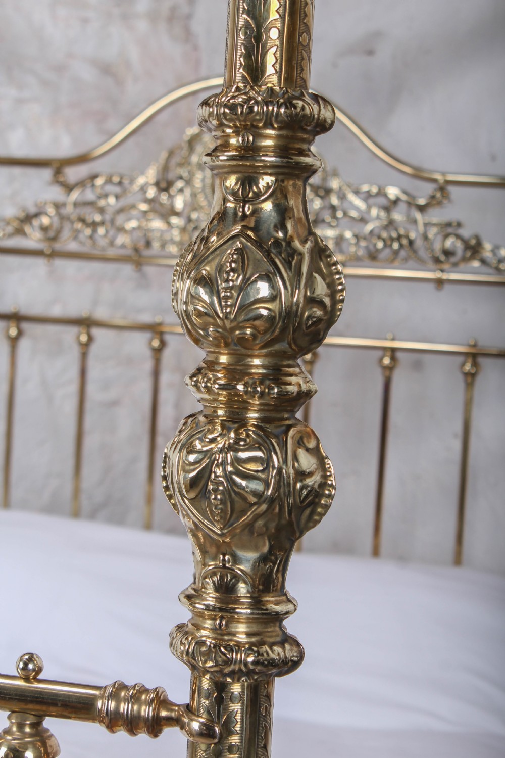 Spectacular Winfield four poster king size all brass bed  View XIV