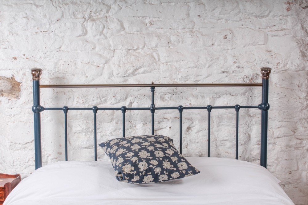 Classic simple Edwardian brass and iron double bed View IV