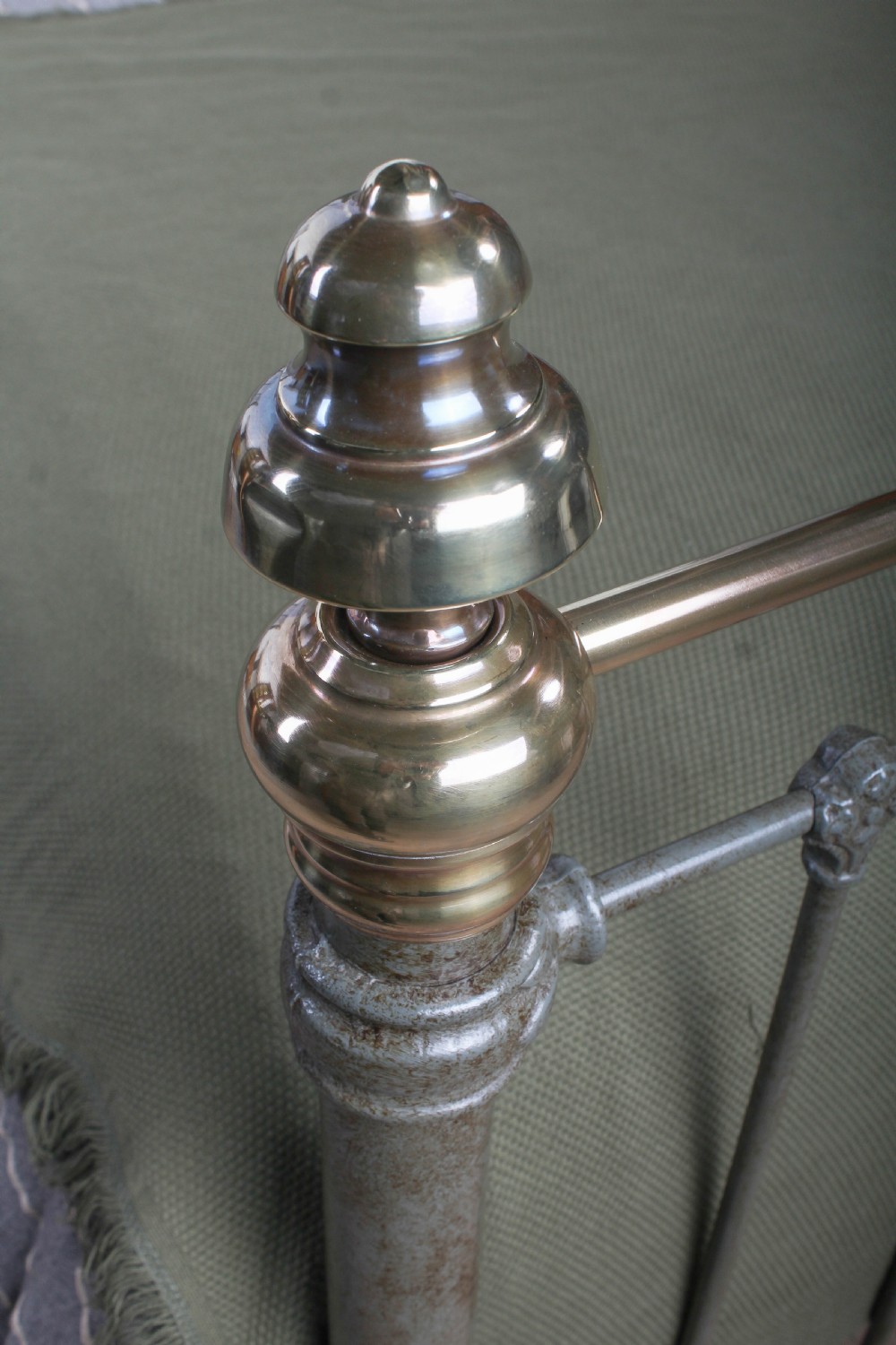 Super handsome classic Victorian king size bed View IV