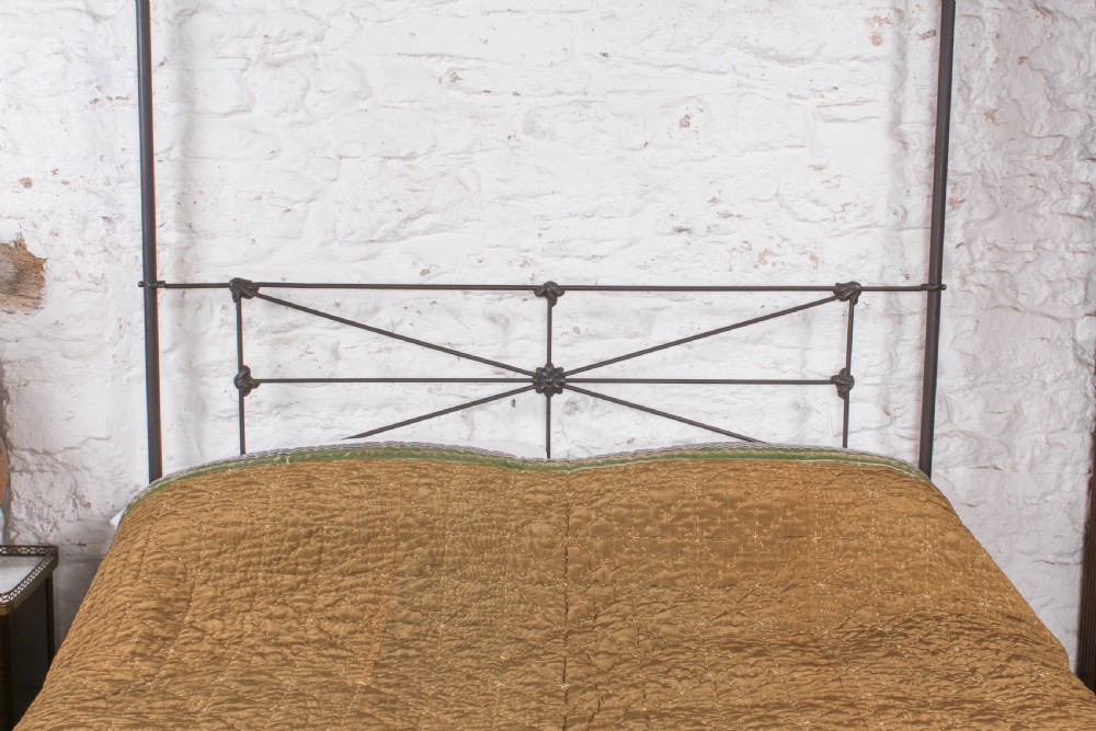 Exquisite poised Victorian king size four poster bed  View IV
