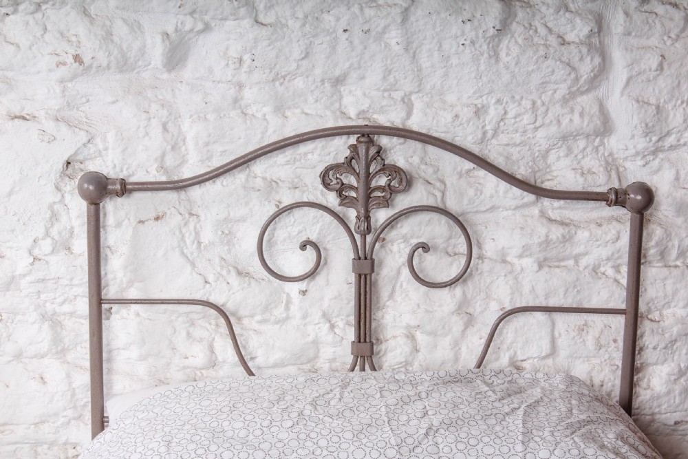 Petty pair of small single forged iron beds (can be joined) View II