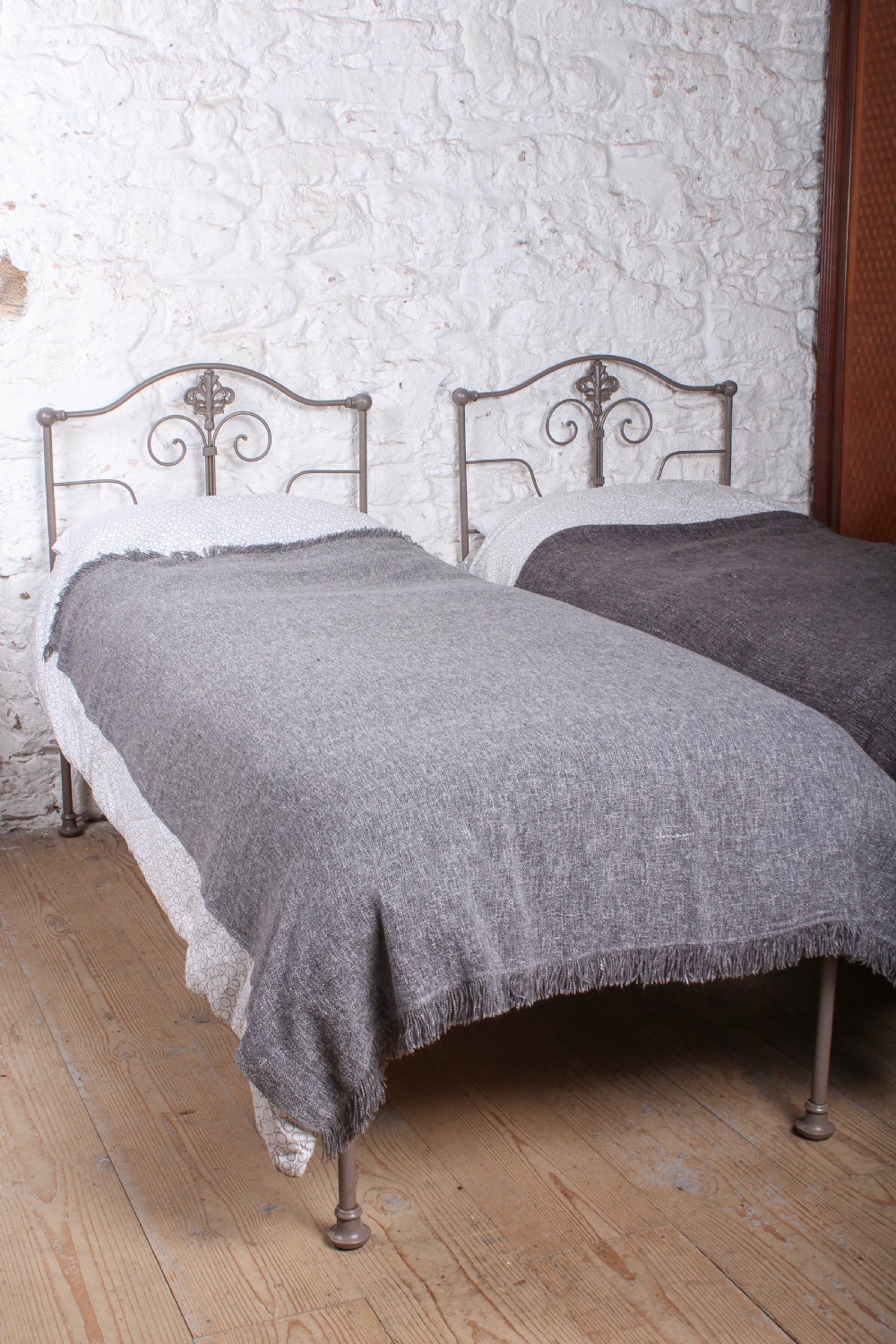 Petty pair of small single forged iron beds (can be joined) View VI