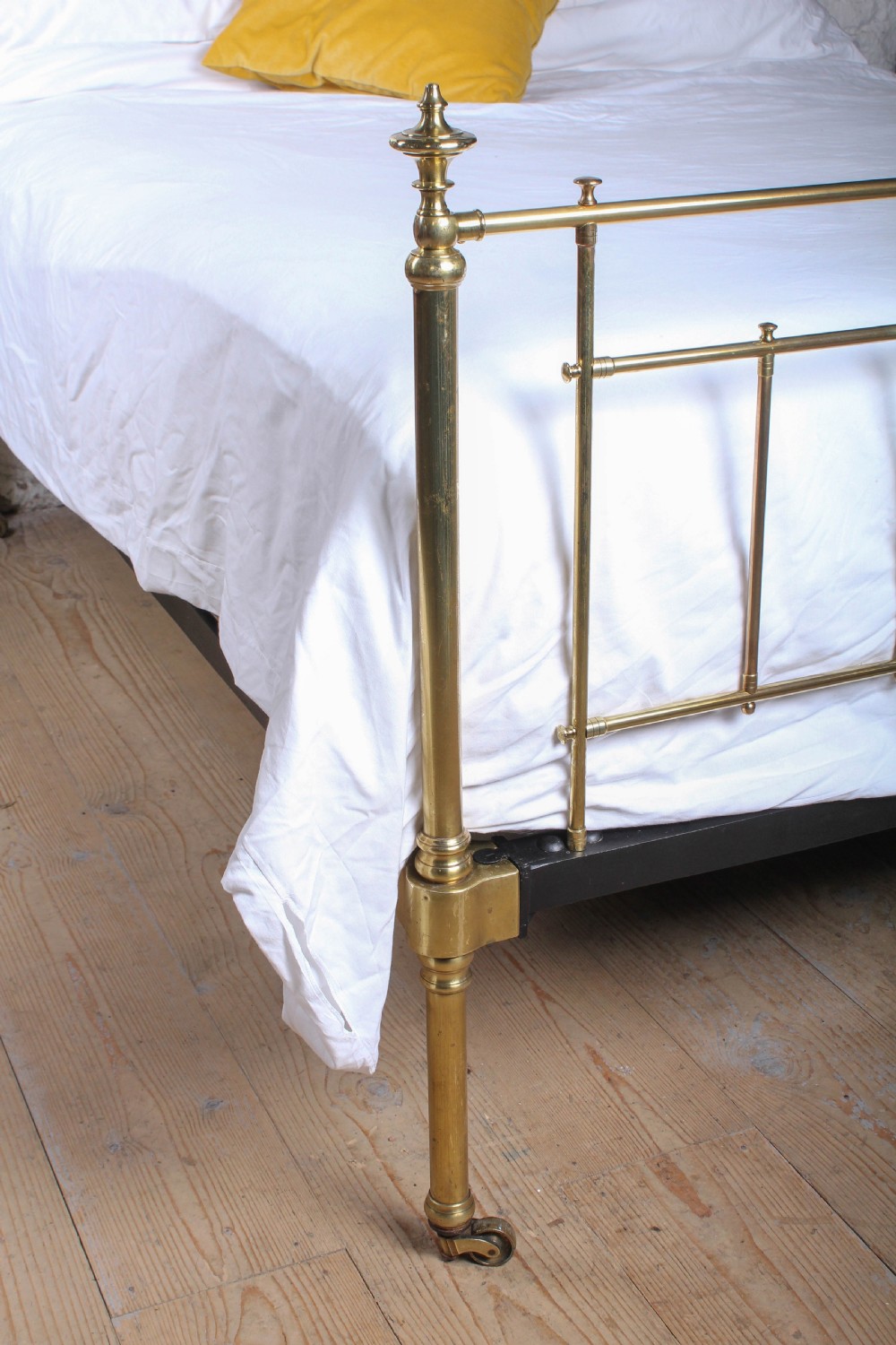 Charming quality Winfield all brass king size bed View III