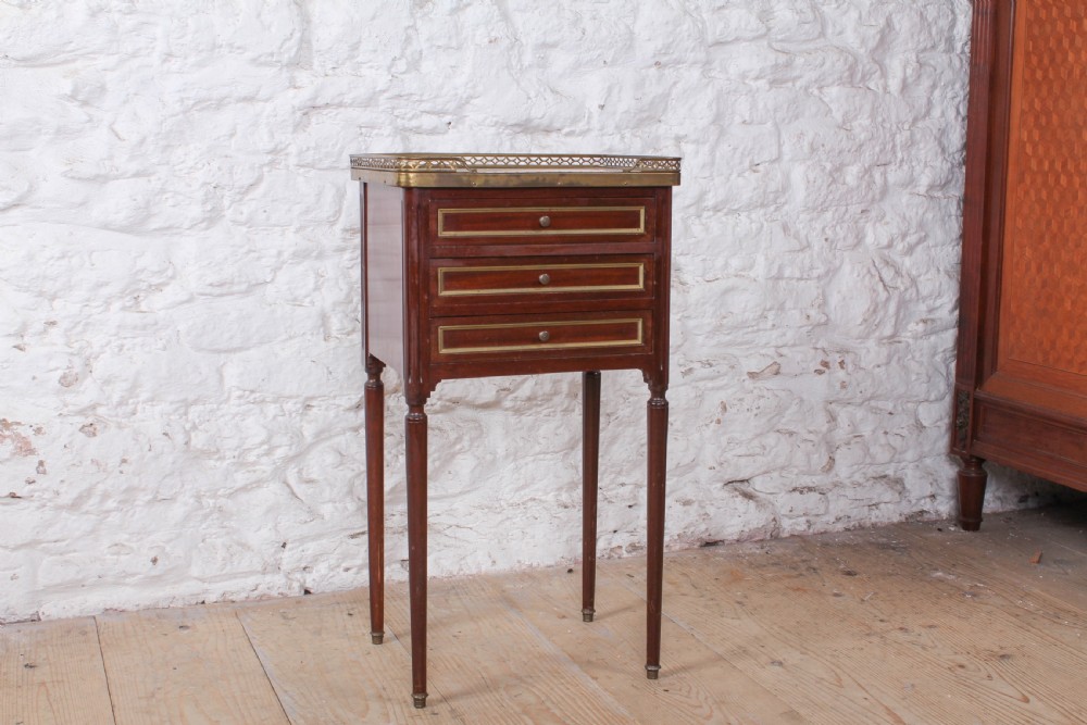 Very nice mahogany three drawer bedside