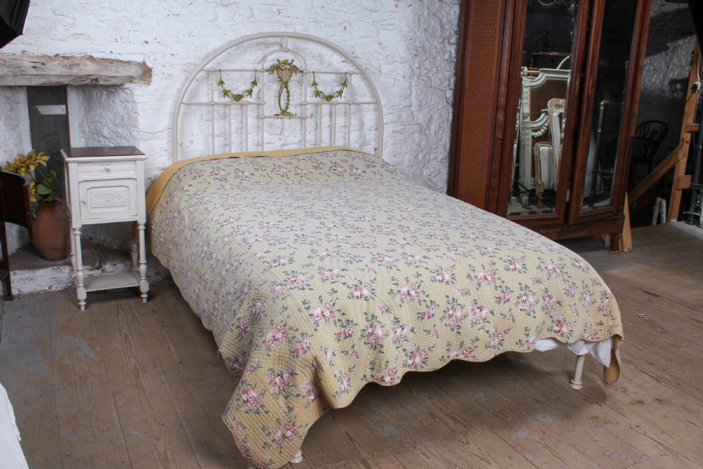 Attractive French Iron Double No End Bed with Floral Detail
