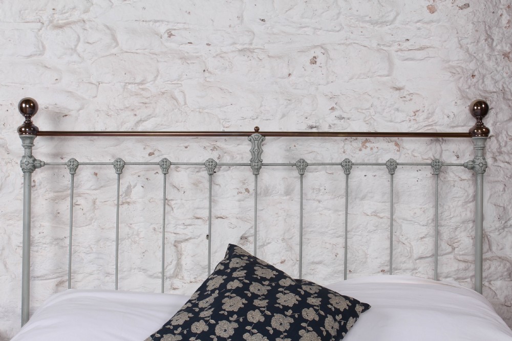 Light and Airy Feeling Double No End Bed
 View II