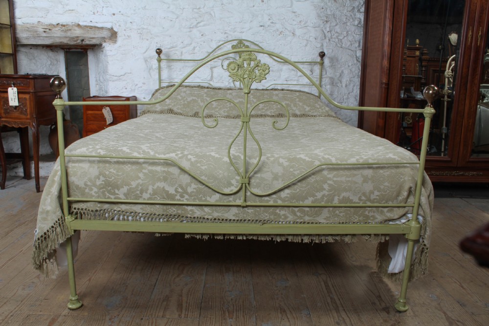 Pretty simple Portuguese forged iron double bed View II