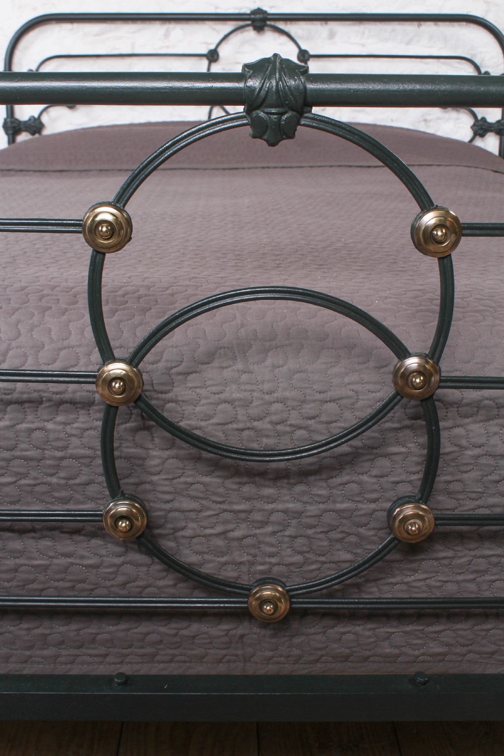 Alluringly Attractive Victorian King Size bed with brass View VI