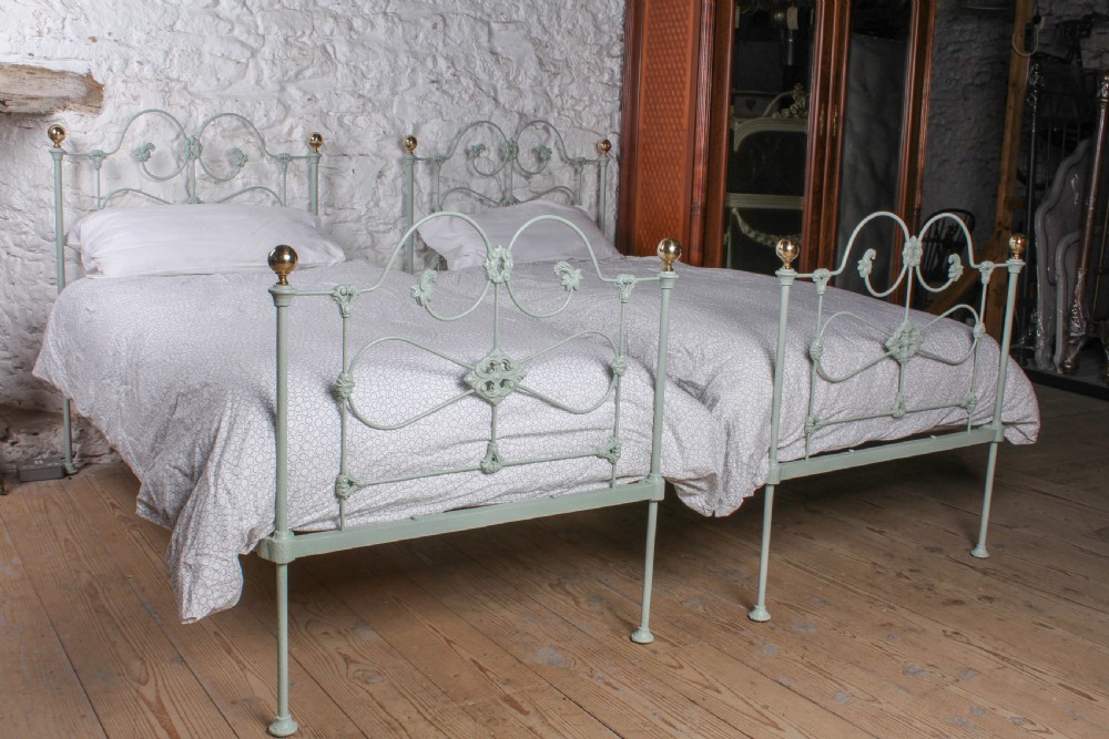 Incredibly Appealing Pair of Victorian Single Beds (Can be Joined)