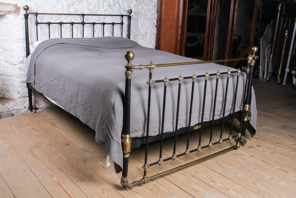 Stunningly Detailed Winfield Taper Post King Size Bed