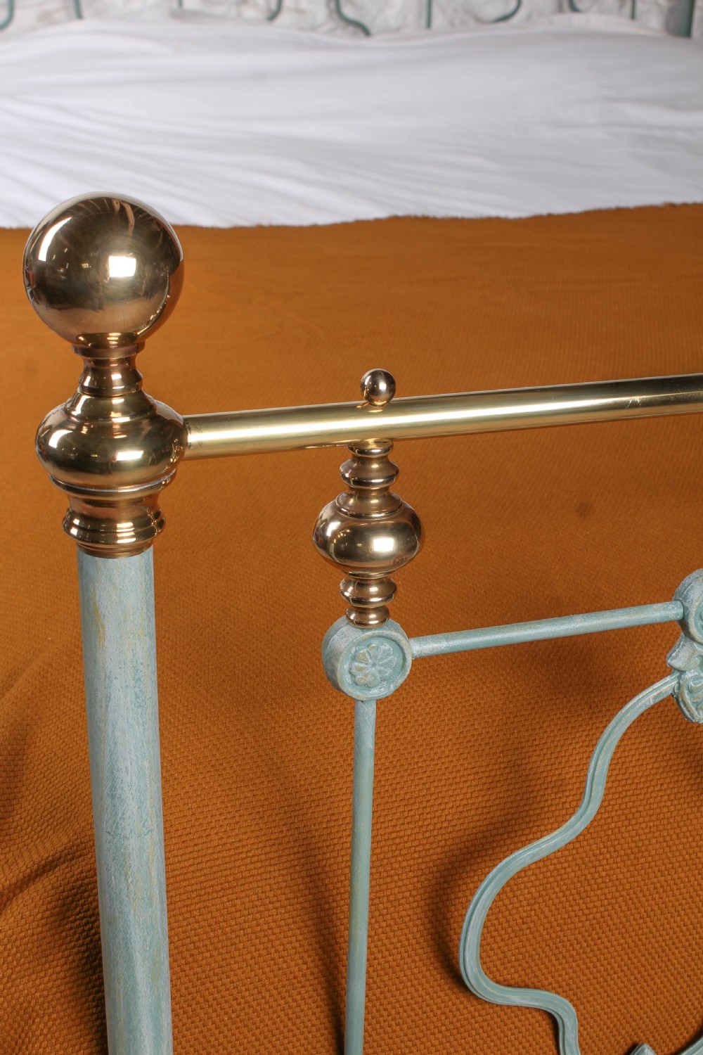 Unique and Attractive Victorian King Size Bed  View III