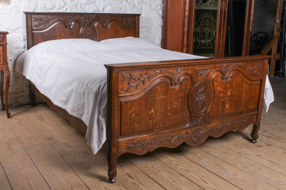 Floral and Foliate Carved Oak Provençale Style King Size Bed